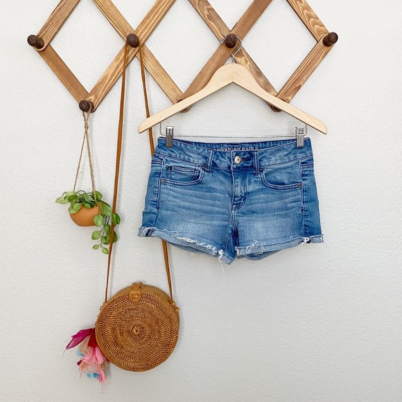 American Eagle Shortie Shorts Size 4 - Picture 1 of 7